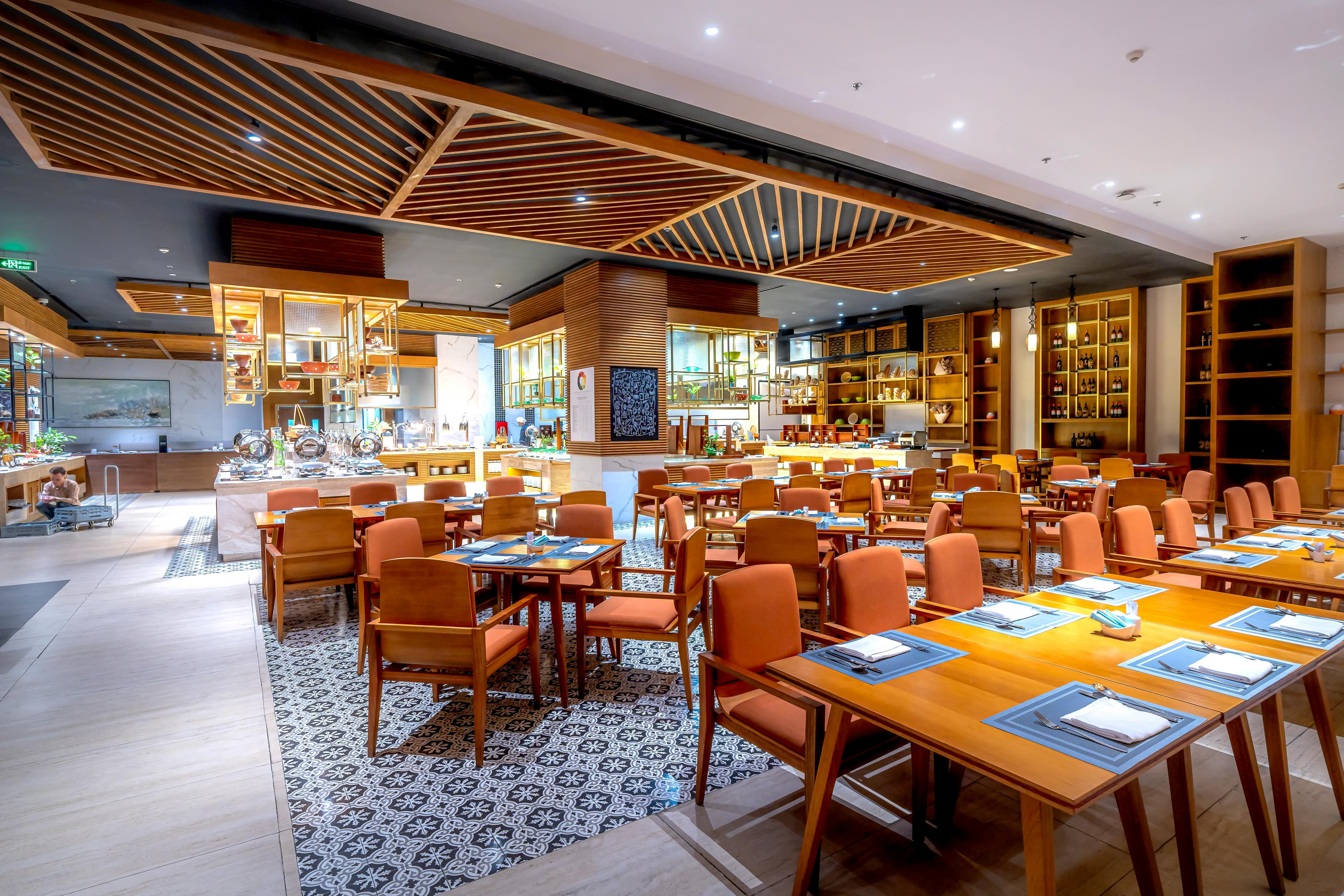 Proyecto de restaurante MOBLEK — interiorismo de alta gama